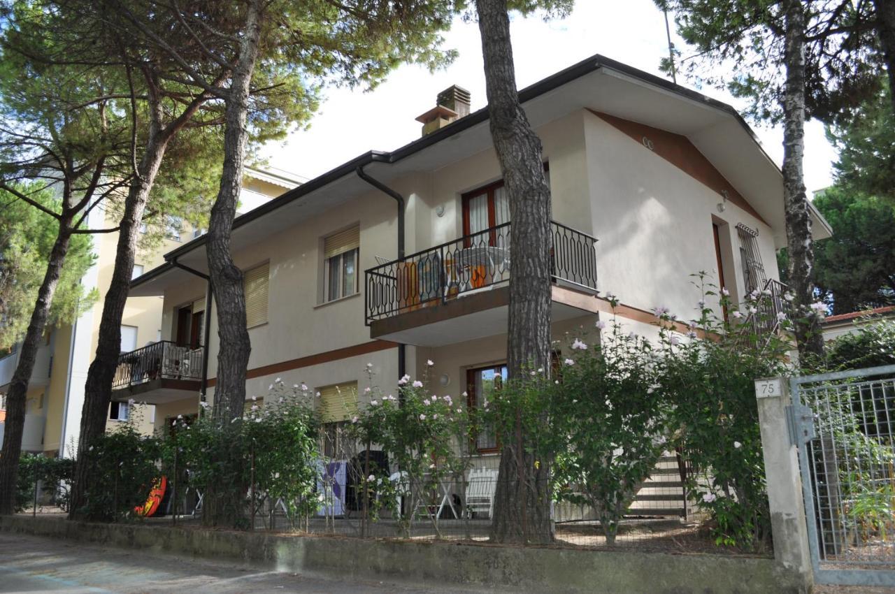 Ville Giusi, Maria E Campiello Bibione Exteriör bild